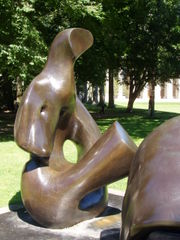 180px-Henry_Moore,_Three_Piece_Reclining_Figure_Draped_(1976),_MIT_Campus_-_detail