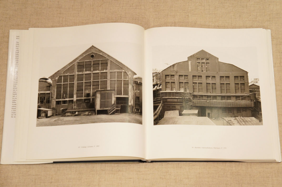 ベルント＆ヒラ・ベッヒャー写真集　Industrial Facades Bernd Becher/Hilla Becher 1998年／The MIT Press　英語版　カバー　天1ヶ所シミ