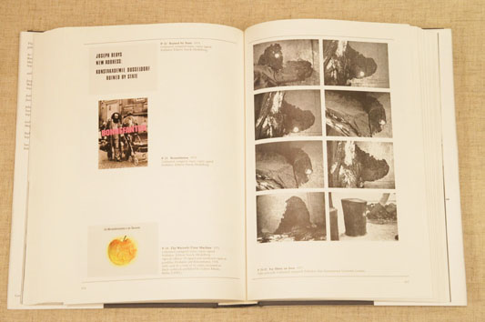 ヨーゼフ・ボイス　マルチプル・版画カタログ・レゾネ　Joseph Beuys, the Multiples: Catalogue Raisonne of Multiples and Prints Jorg Schellmann編 1997年／Busch-Reisinger Museum/Edition Schellman　英語版　カバー