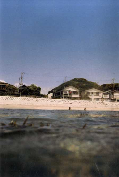 楢橋朝子写真集「Half Awake and Half Asleep in the Water