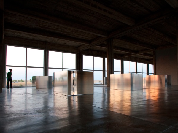 ドナルド・ジャッド版画額入荷しました。Donald Judd | 夏目書房