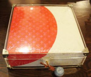 ヴィジョネア30　ルイ・ヴィトン　Visionaire30　The Game/Louis Vuittonのサムネール