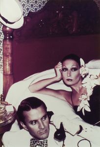 デヴィッド・ベイリープリント額「Anjelica Huston on Bed」 / David Bailey