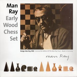 マン・レイ「Man Ray Early Wood Chess Set ＆ Board」/Man Ray