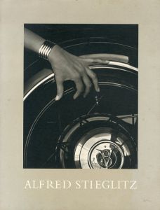 アルフレッド・スティーグリッツ写真集　Alfred Stieglitz: Photographs /のサムネール
